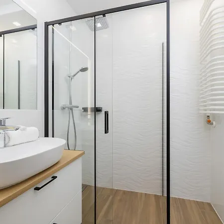 Elegancki Apartament W Krakowie Z Klimatyzacja I Dostepem Do Silowni By Noclegi Renters Exterior foto